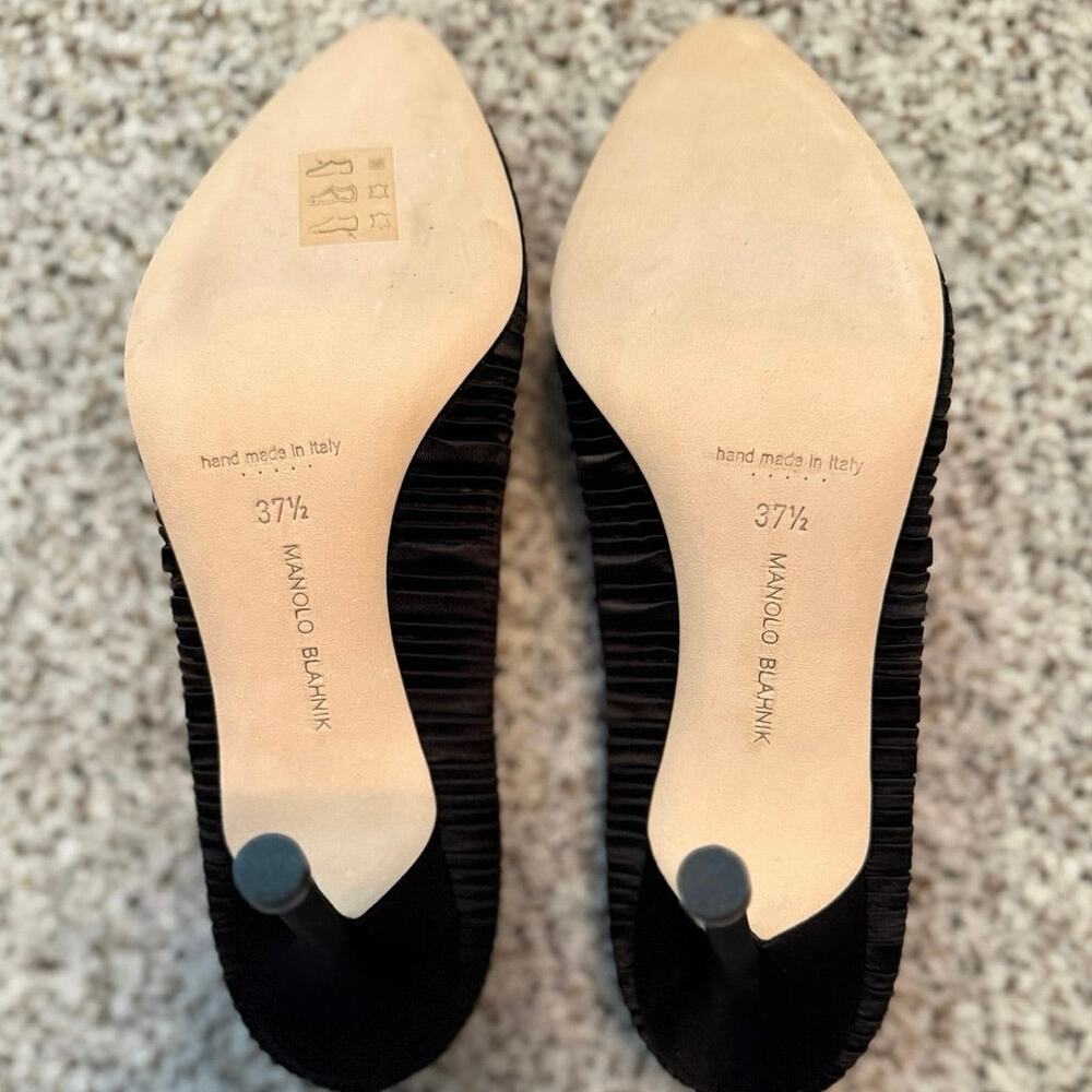 NIB Manolo Blanhnik Hangisi Pump in Black Pleated Satin, size 37.5, heel 90 mm - Picture 9 of 13